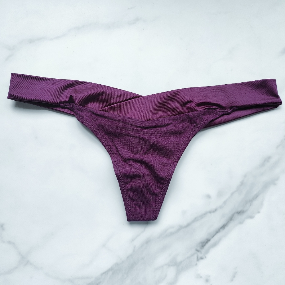 NWT SOMA TELLTALE THE DREAMER THONG PANTY IN WICKED PLUM SIZE MEDIUM